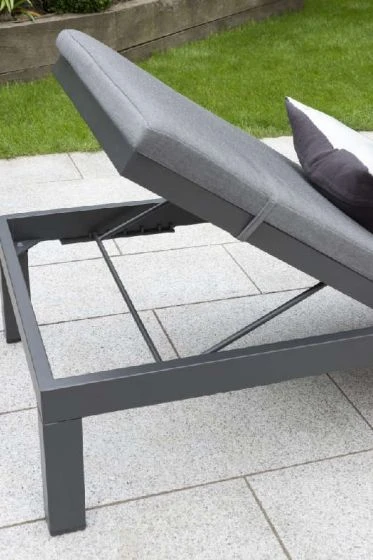 Kettler Elba Lounger W Cushion Grey 3 Kettler Elba Lounger W Cushion Grey - Image 3