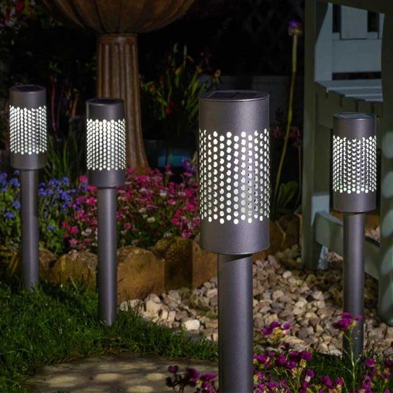 Smart Garden Solsun 365 Stake Light 10l 1 Smart Garden Solsun 365 Stake Light 10l